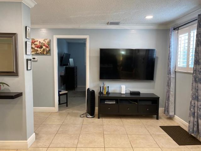 Modern 2/1 Apt Near Midtown And Beaches Miami Exterior foto