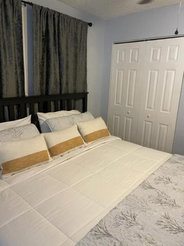 Modern 2/1 Apt Near Midtown And Beaches Miami Exterior foto